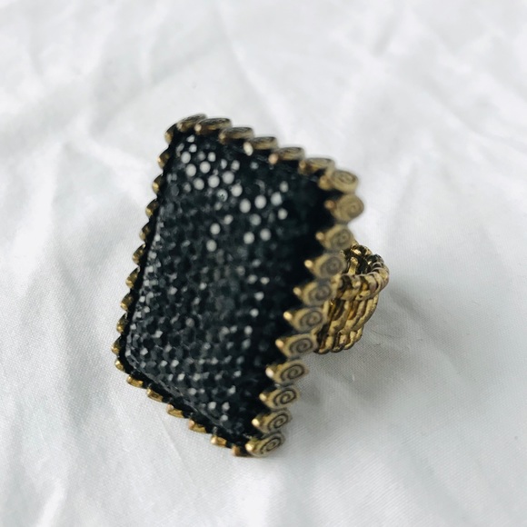 Ring - Picture 3 of 4